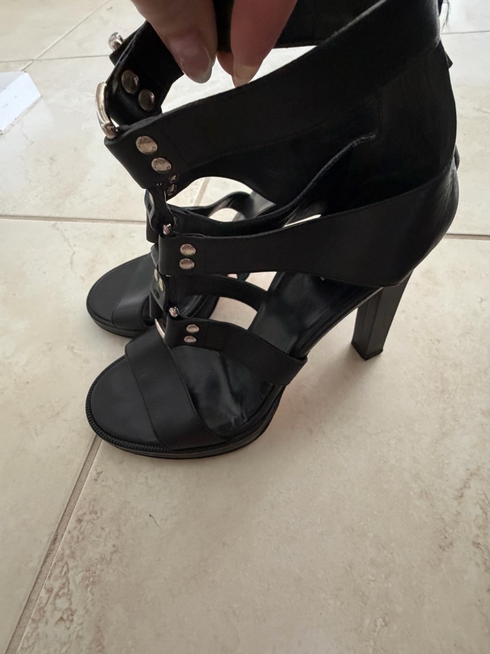 Gucci Black Leather "Inga" Caged Strappy Sandals Size 39 - AUTHENTICATED